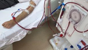 Young Alaa suffers from kidney failure and needs dialysis